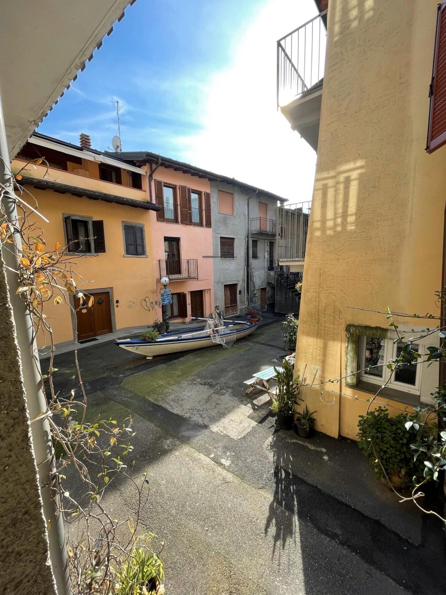 Casa Berlai, Bilocale Sul Lago Vila Pisogne Exterior foto